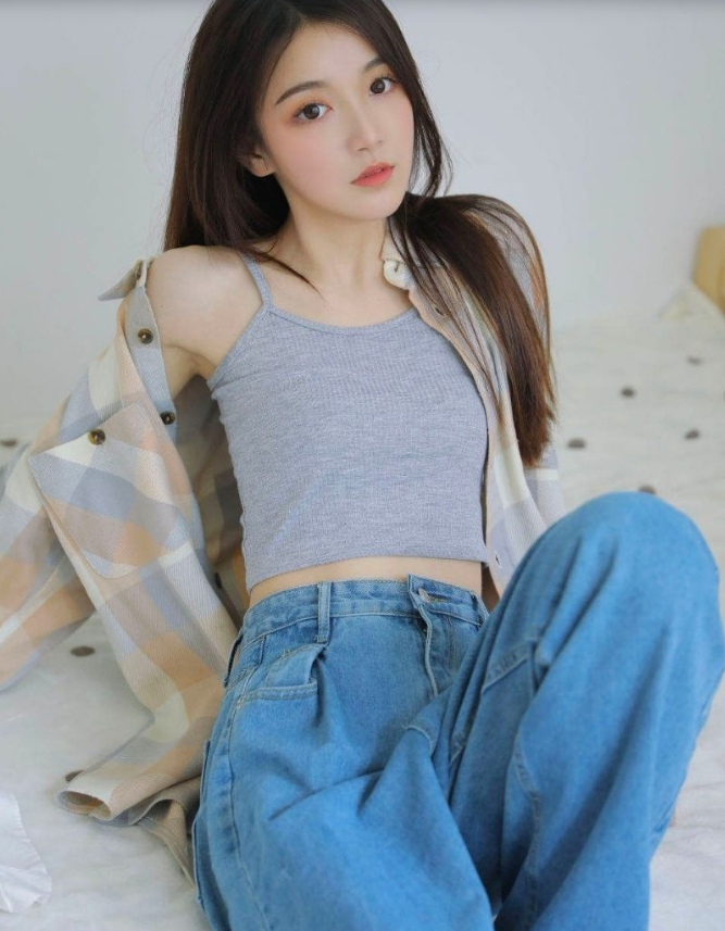 00后妹子刚下海，三点粉嫩